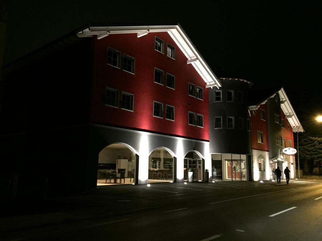 Hotel Cafe Schatz Hohenems Buitenkant foto